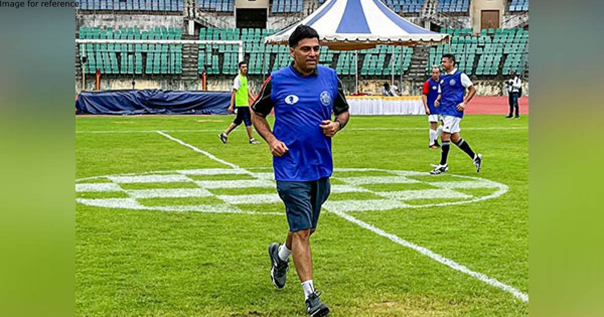 Chennaiyin FC hosts chess players, officials for friendly football matches